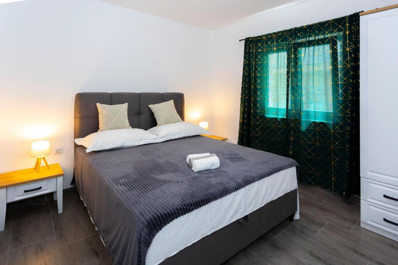 City Apartment Nora, Old Town Located, Free Parking Makarska Eksteriør bilde